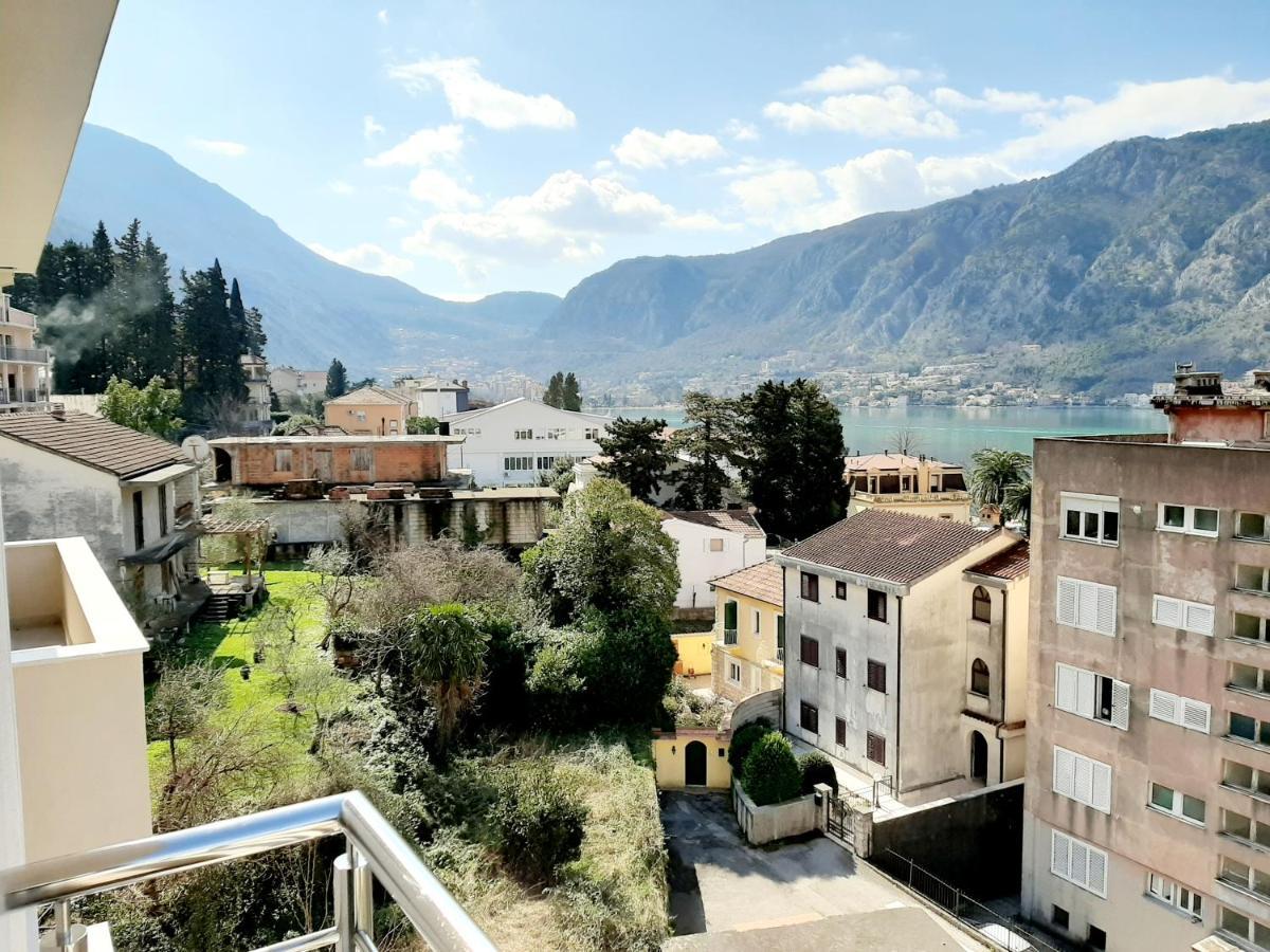 Maritimo Di Cattaro****Lux Apartment With Garage Luaran gambar